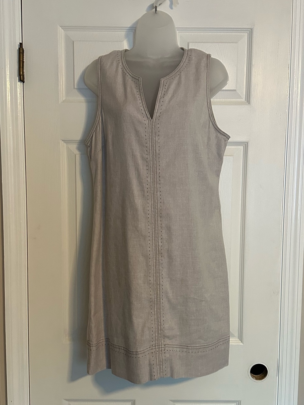 Tommy Bahama Light Taupe Sleeveless V-Notch Shift Dress